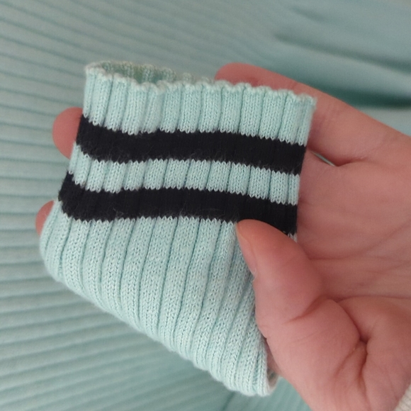 Elle Sweater - Picture 8 of 9